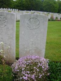 Etaples Military Cemetery - Stagg, Hubert